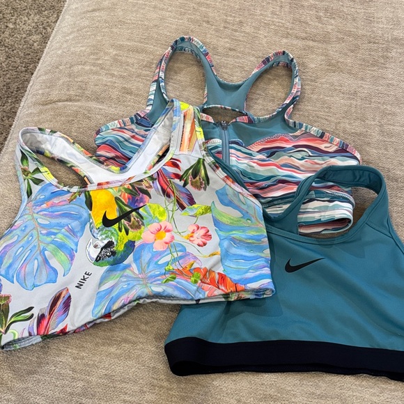 Nike Other - Nike Women's Floral and Teal Sports Bras and Handful front zip bra
